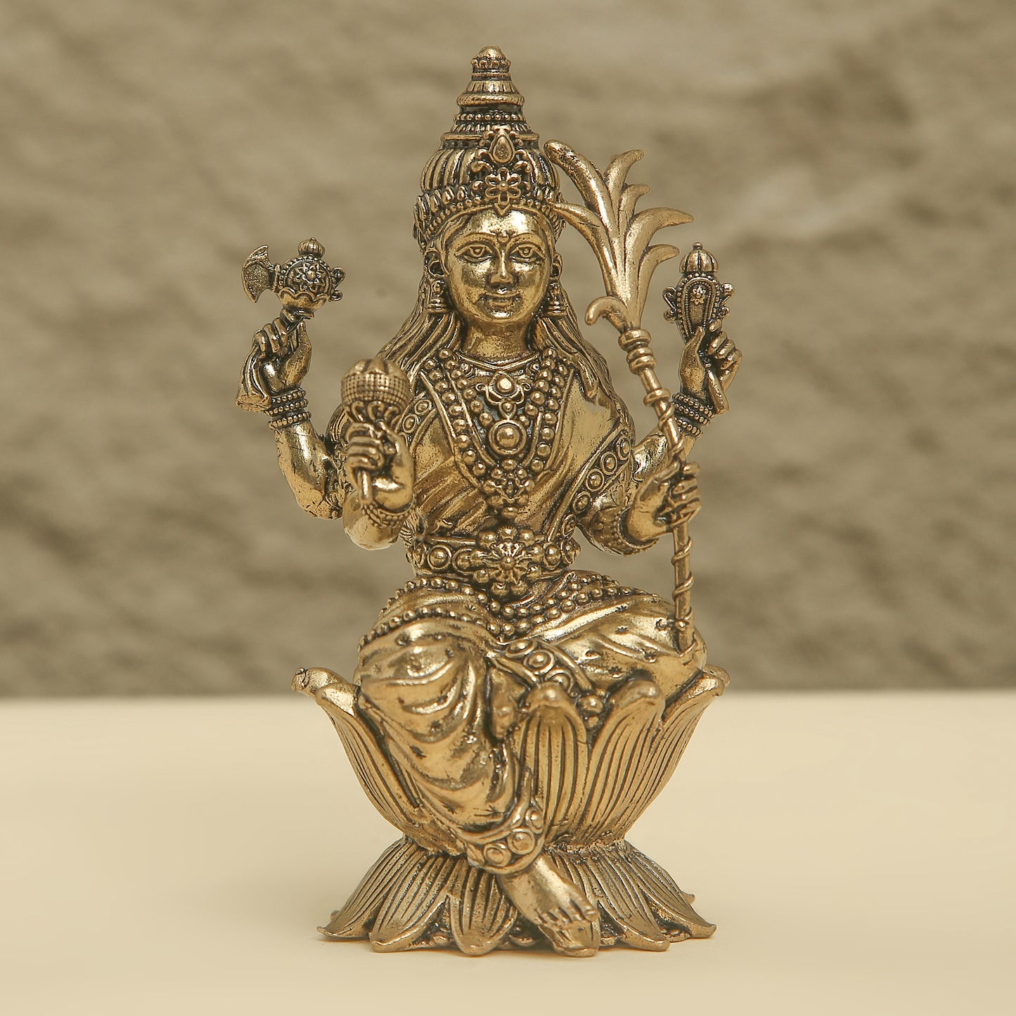 Brass Goddess Lakshmi Idol – Antique Finish Hindu Statue for Puja, Home Temple & Décor