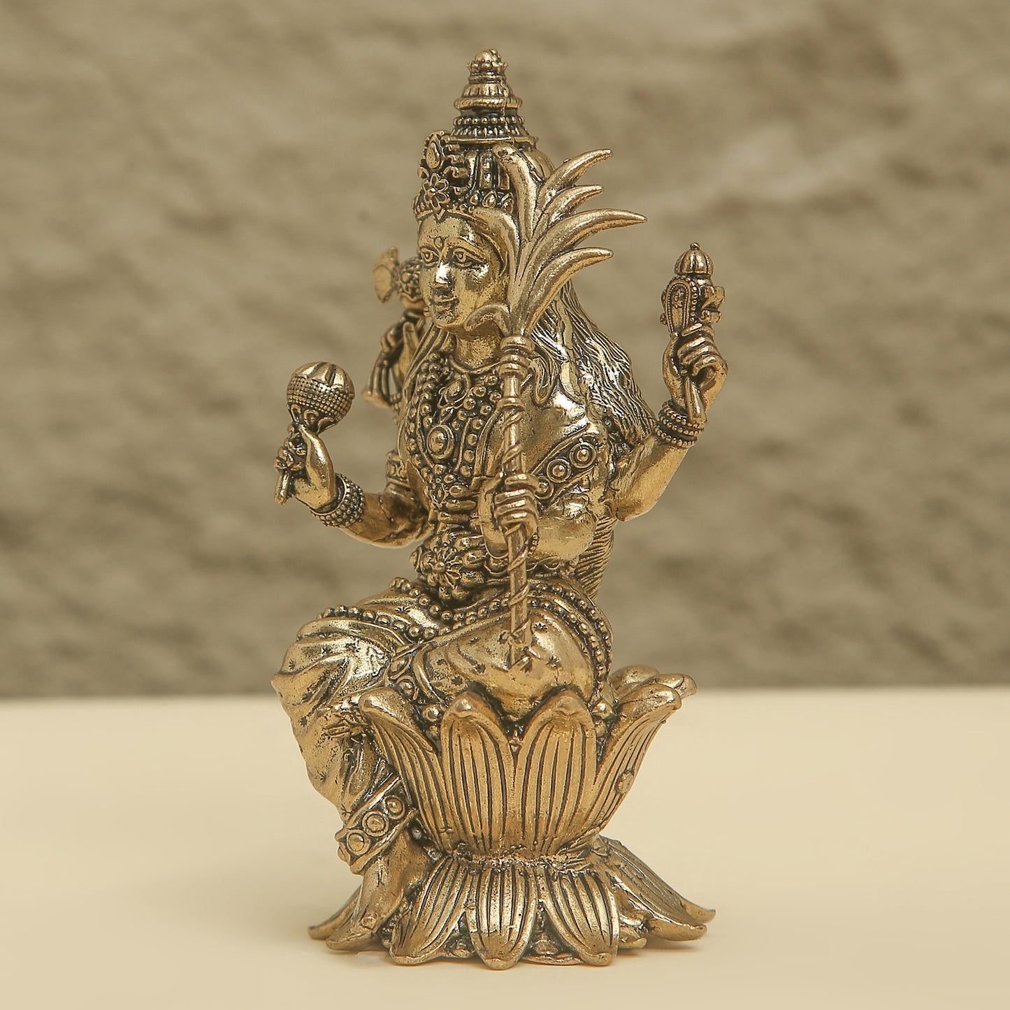 Brass Goddess Lakshmi Idol – Antique Finish Hindu Statue for Puja, Home Temple & Décor