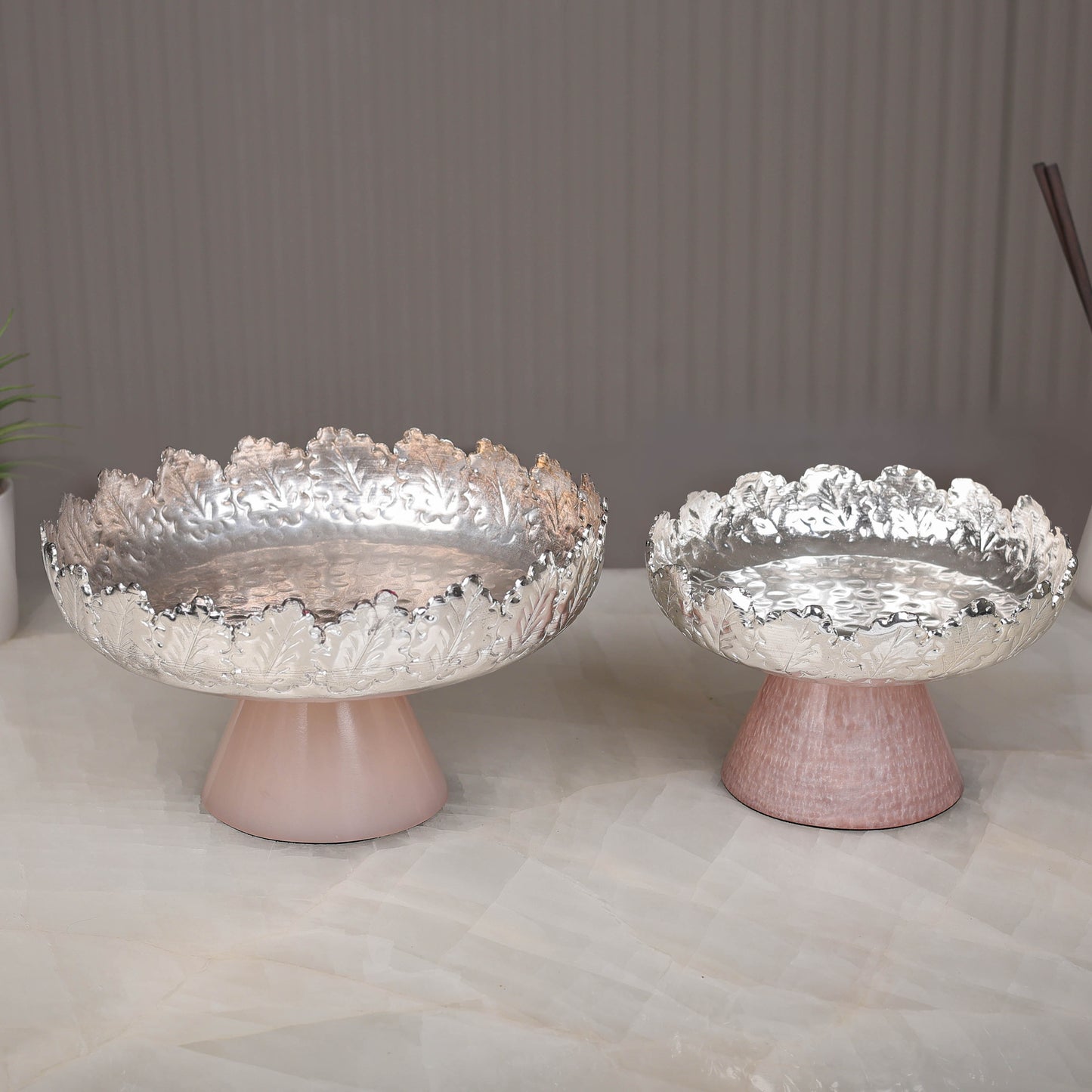 Resin Pink Leaf Platter with Decorative Stand – Elegant Table Accent | 4.75 inch