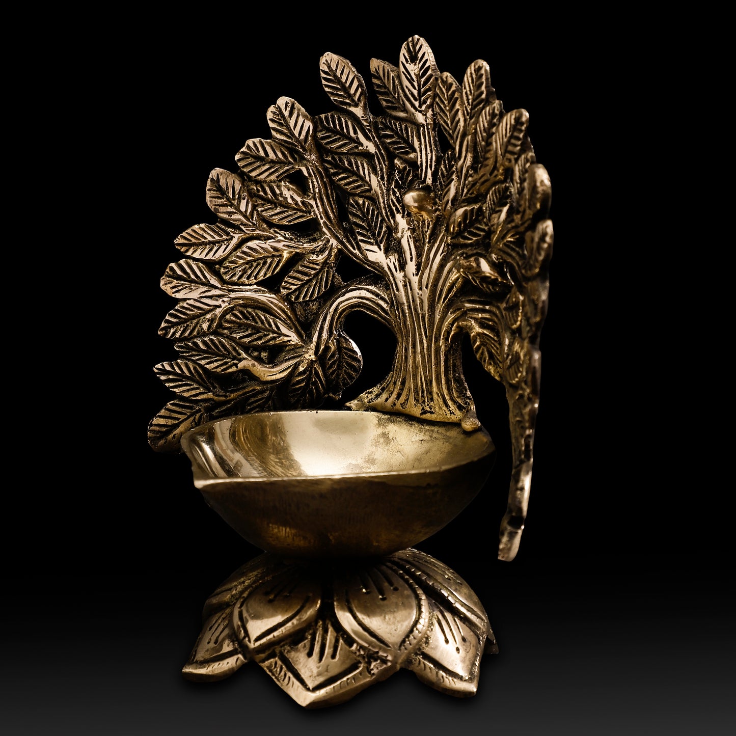 Brass Tree of Diya – Antique Finish Tree-Inspired Oil Lamp for Home Decor, Puja & Gifting
