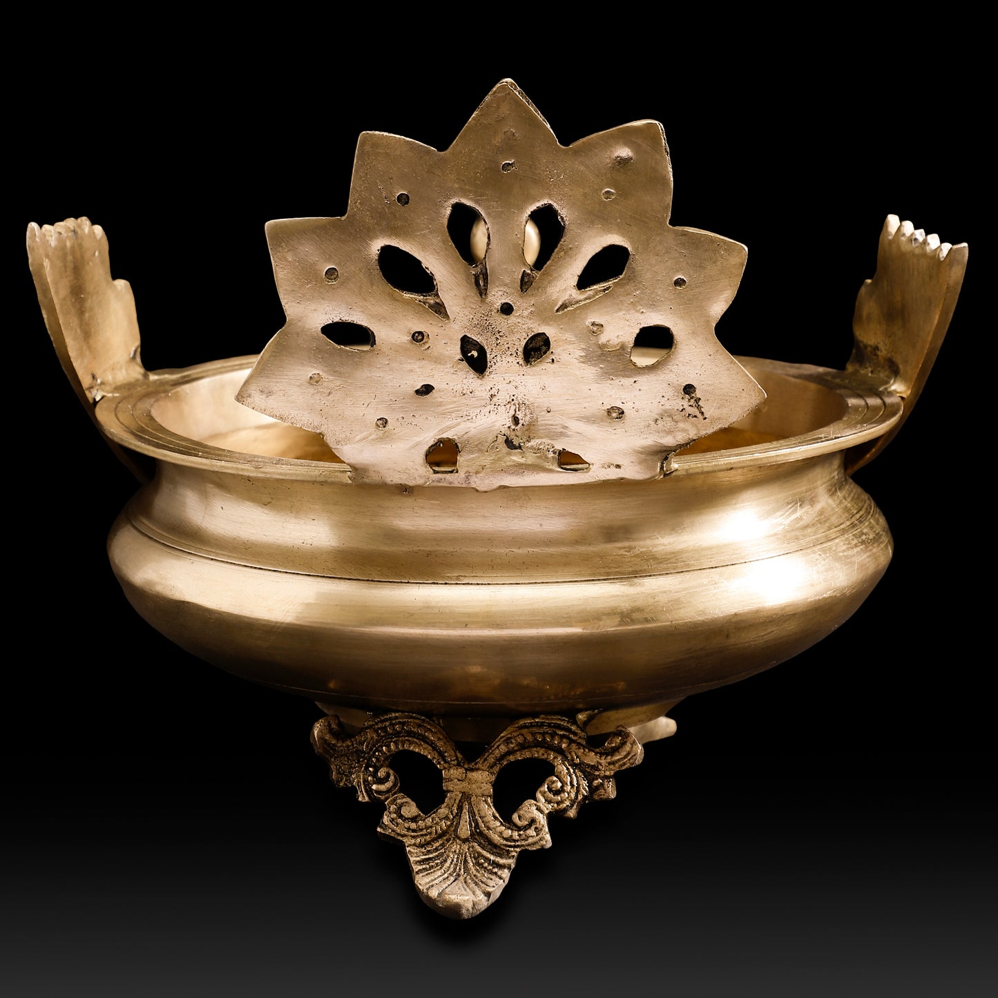 Handcrafted Brass Peacock Urli Bowl – Traditional Indian Festive Centerpiece for Home & Temple Décor