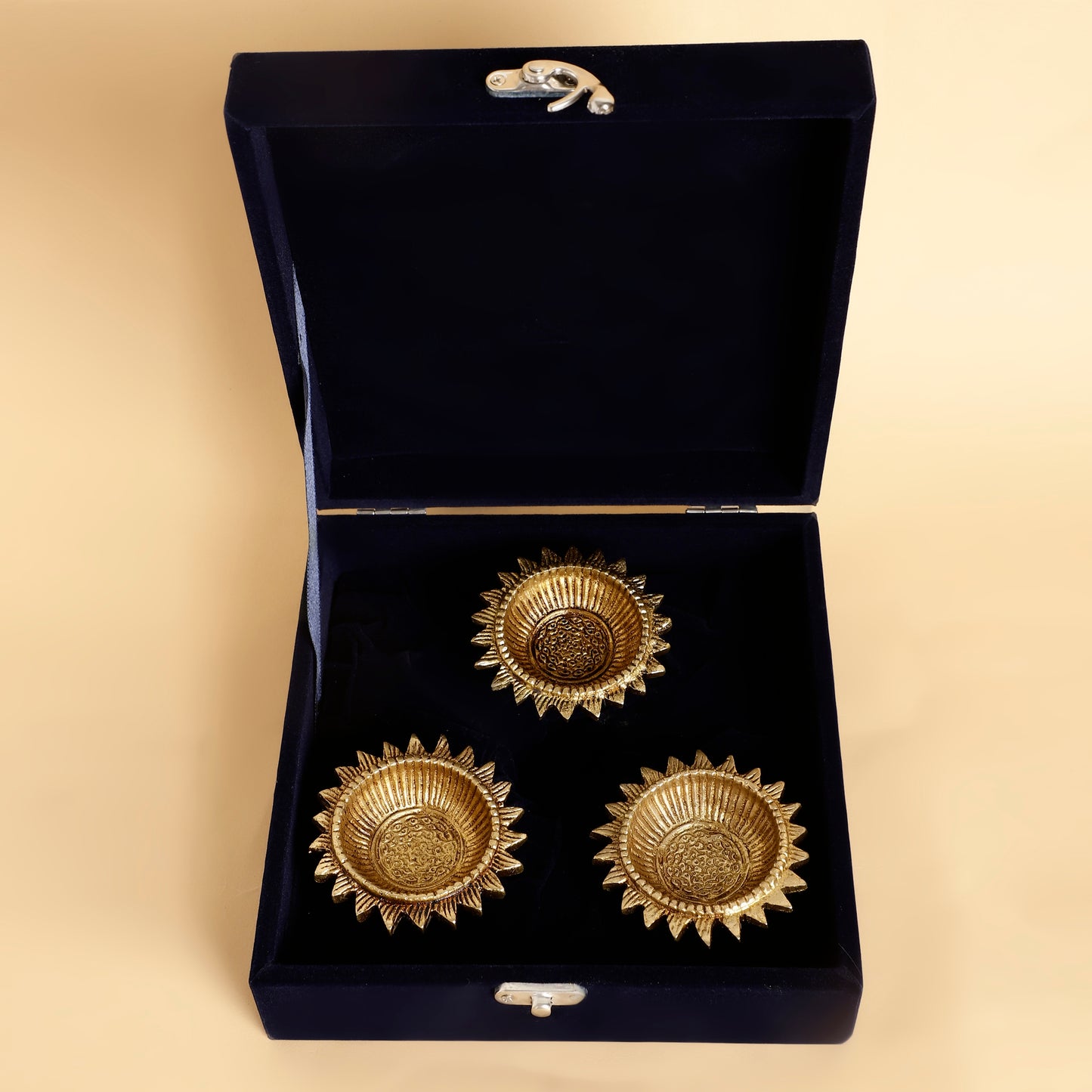 Pure Brass Handmade Oil Lamp – Traditional Diya for Diwali, Housewarming, Pooja & Return Gifts