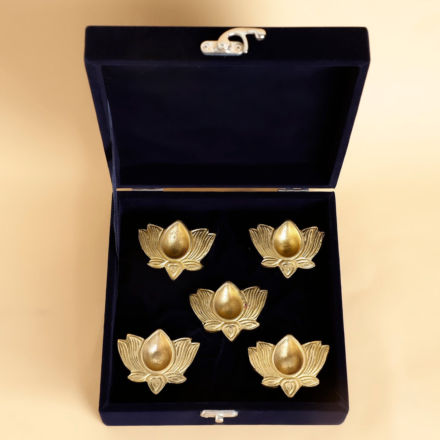 Lotus Brass Diya – Traditional Oil Lamp for Diwali, Pooja, and Home Temple Décor
