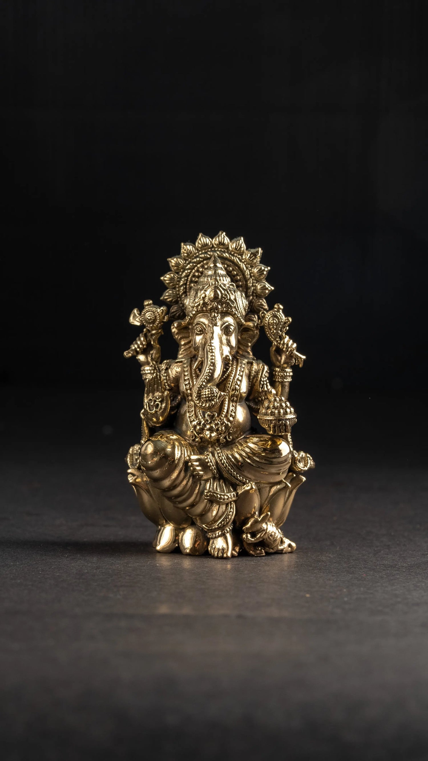 Superfine Idol – Premium Handcrafted Divine Sculpture